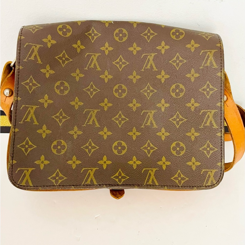 Louis Vuitton Brown Monogram Canvas Shoulder Bag with Tan Leather Trim - Picture 4 of 13